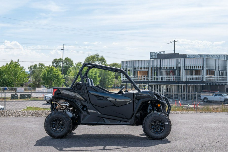 2025 Can-Am™ Maverick Trail DPS 1000