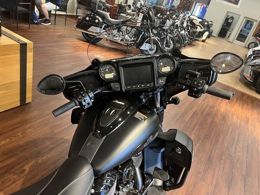 2025 Indian Roadmaster Dark Horse w/Powerband Audio Black Smoke