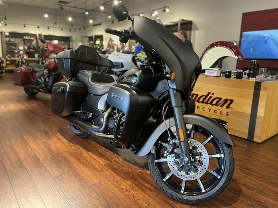 2025 Indian Roadmaster Dark Horse w/Powerband Audio Black Smoke