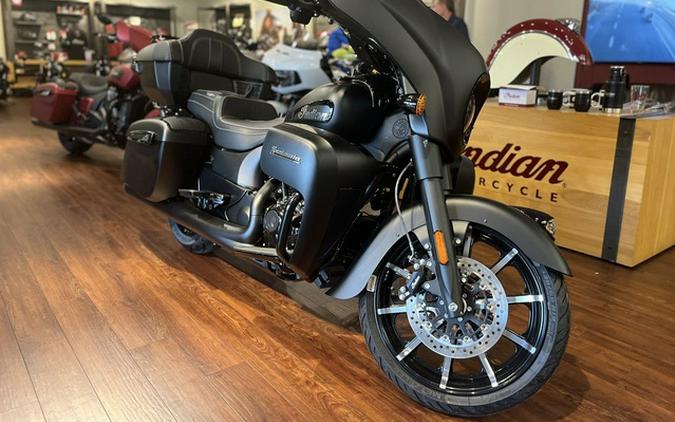2025 Indian Roadmaster Dark Horse W/Powerband Audio Black Sm