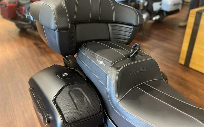 2025 Indian Roadmaster Dark Horse W/Powerband Audio Black Sm