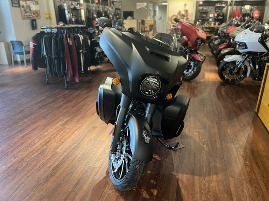 2025 Indian Roadmaster Dark Horse w/Powerband Audio Black Smoke