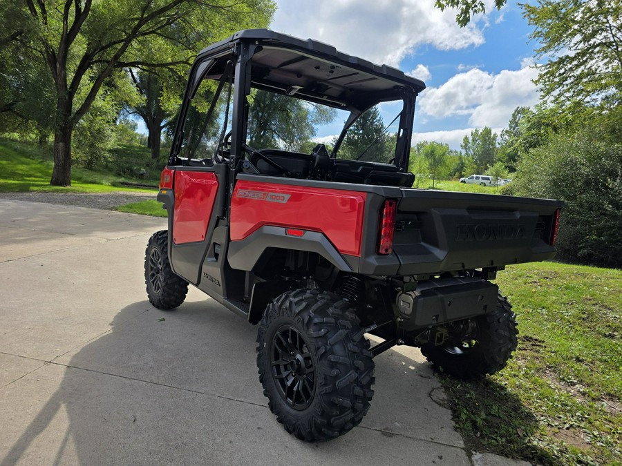 2026 Honda Pioneer 1000 Deluxe