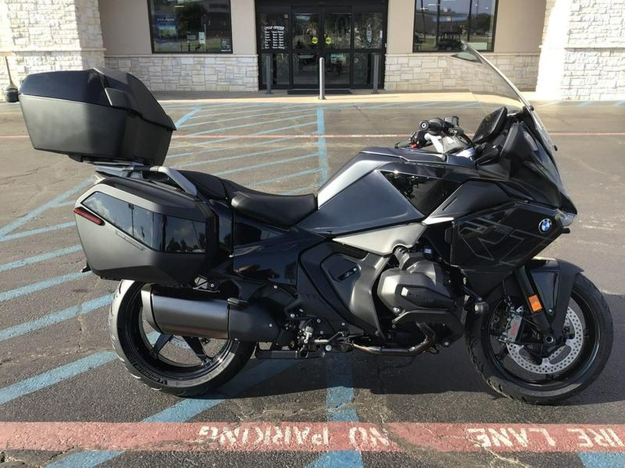 2026 BMW R 1300 RT Triple Black