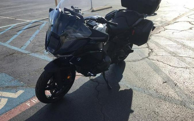 2026 BMW R 1300 RT Triple Black