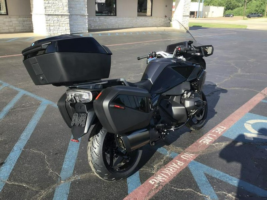 2026 BMW R 1300 RT Triple Black