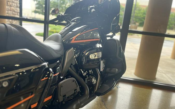 2022 Harley-Davidson Ultra Limited Vivid Black - Black Finish