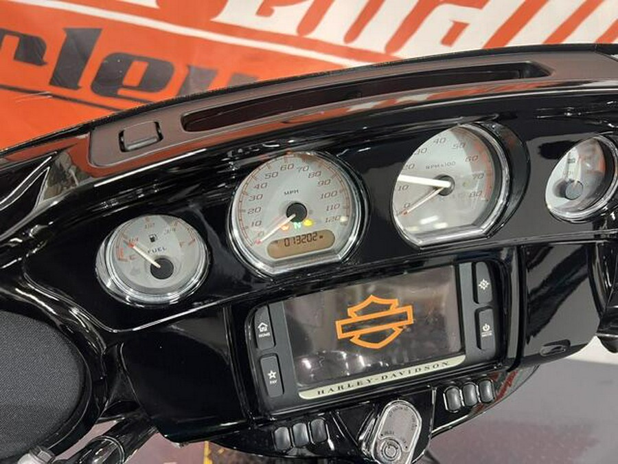 FLHXS 2017 Street Glide Special