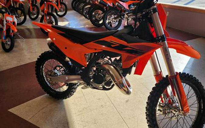 2025 KTM SX Lineup First Look: 300, 250, 150, 125 [11 Fast Facts]