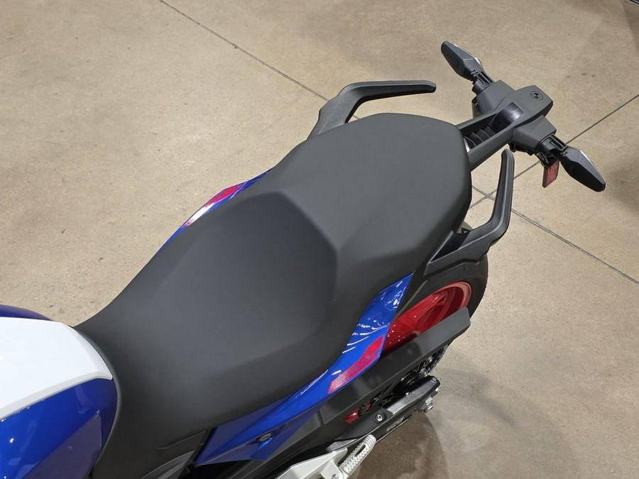 2026 BMW F 900 R