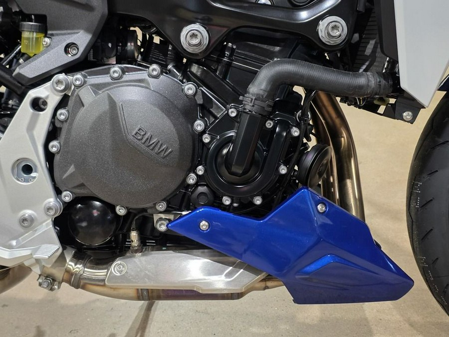 2026 BMW F 900 R
