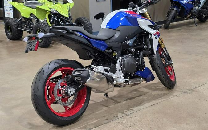 2026 BMW F 900 R