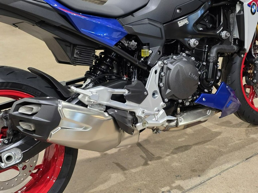 2026 BMW F 900 R
