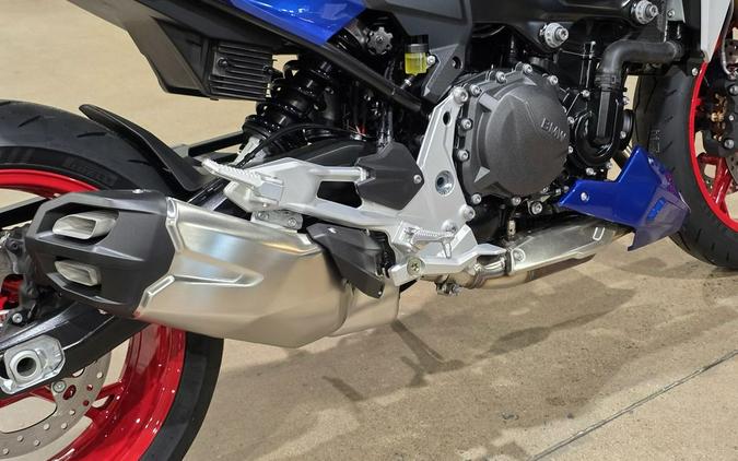 2026 BMW F 900 R