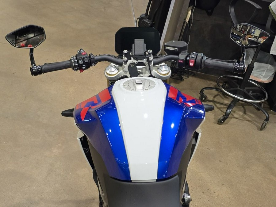 2026 BMW F 900 R