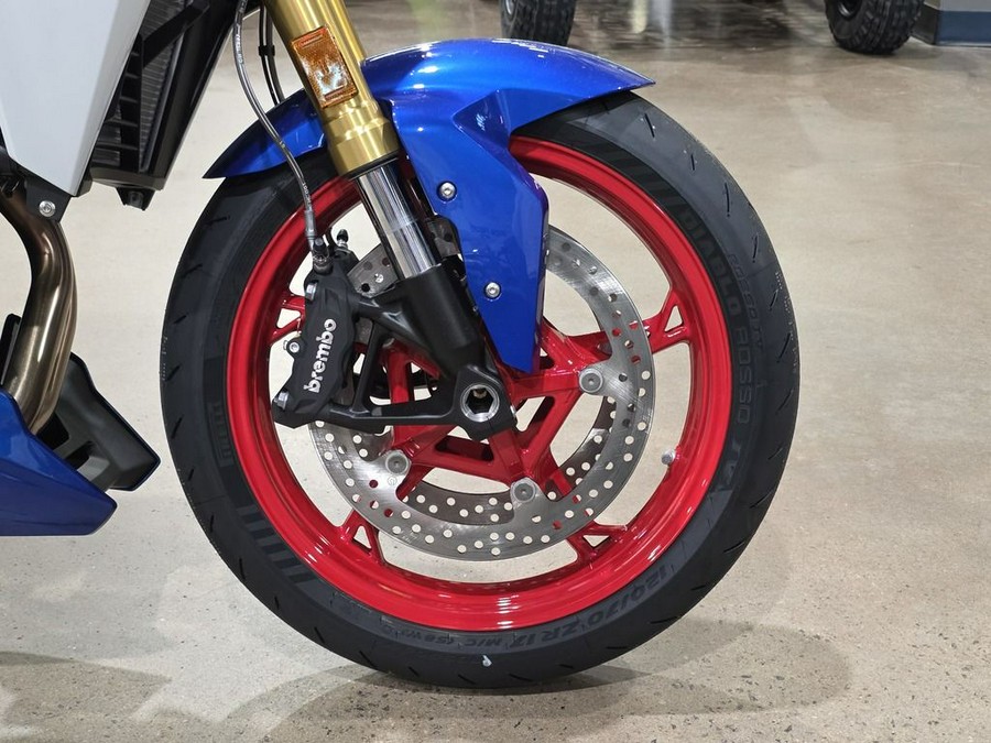 2026 BMW F 900 R