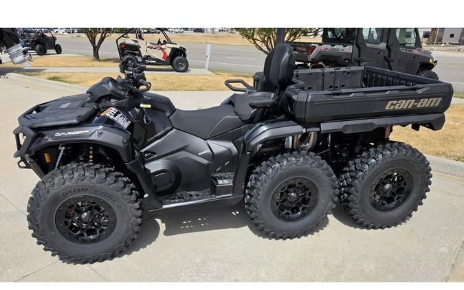 2026 Can-Am Outlander™ MAX 6x6 Backcountry 1000R