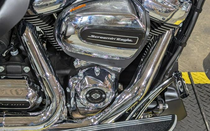 2017 Harley-Davidson Freewheeler Billet Silver