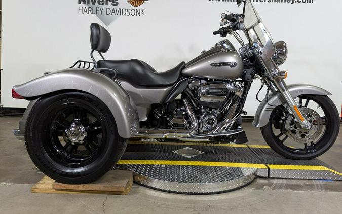 2017 Harley-Davidson Freewheeler Billet Silver