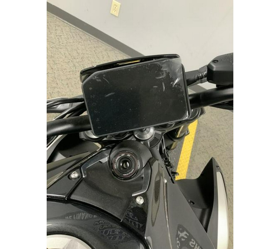2025 Kawasaki Z900 ABS Metallic Spark Black/Metallic Carbon Gray