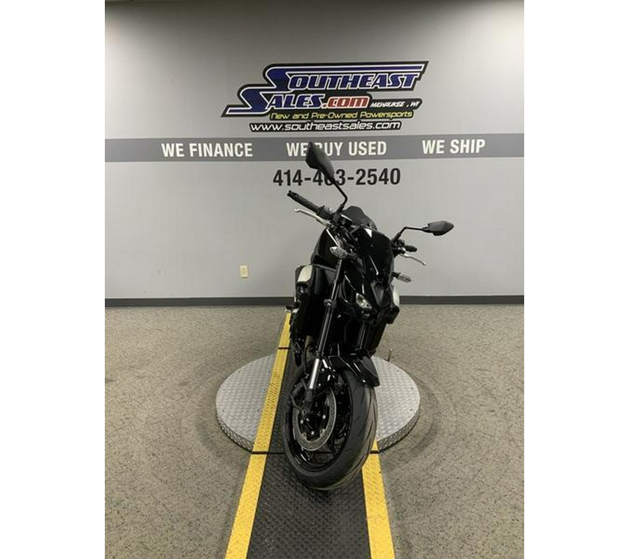 2025 Kawasaki Z900 ABS Metallic Spark Black/Metallic Carbon Gray