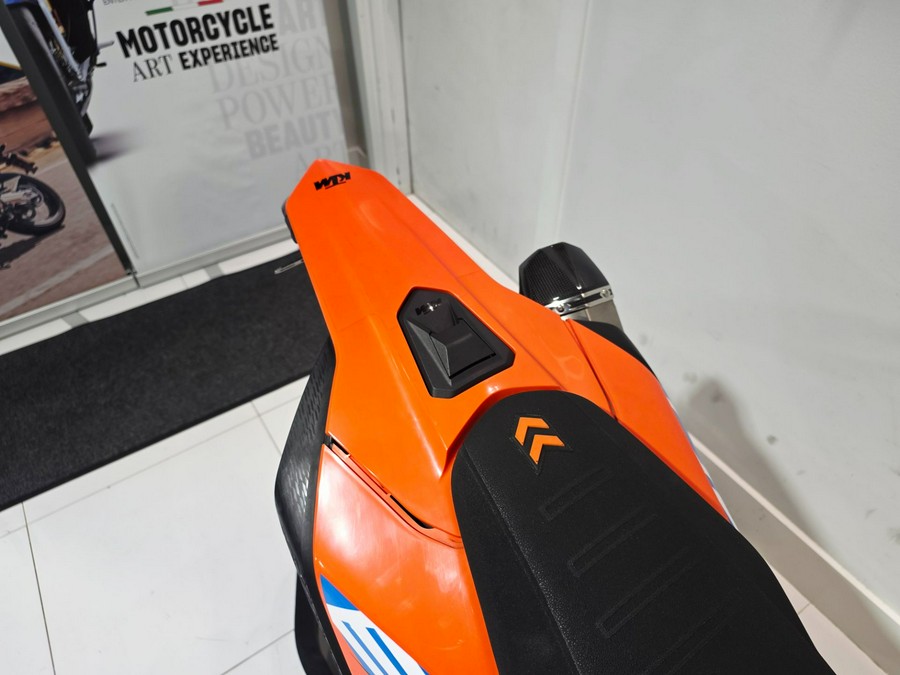 2023 KTM 690 SMC R