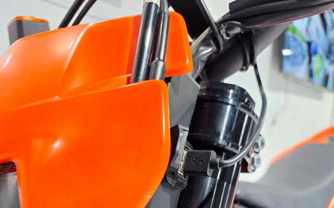 2023 KTM 690 SMC R