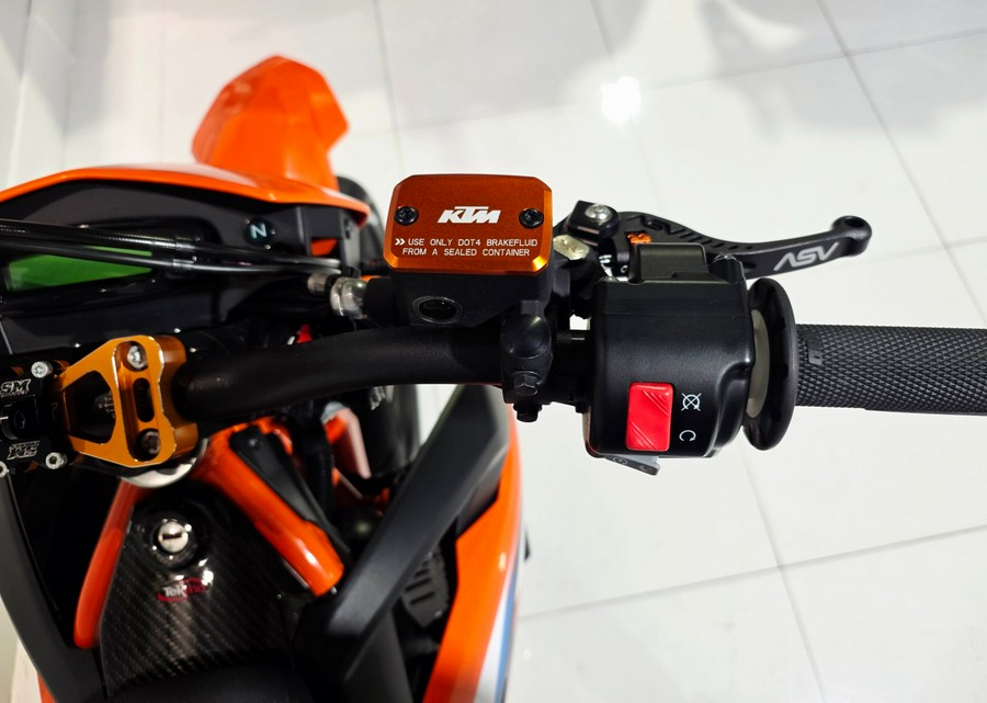2023 KTM 690 SMC R