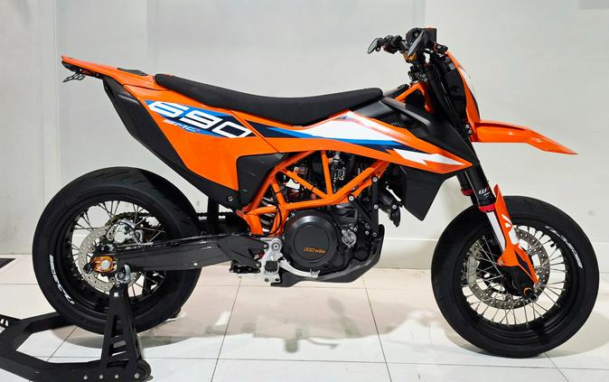 2023 KTM 690 SMC R