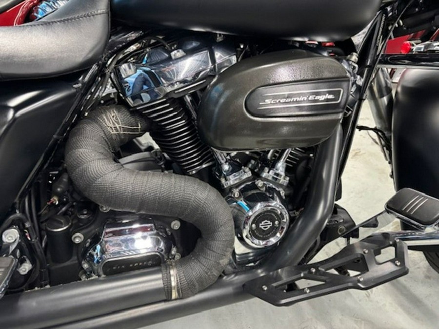 2017 Harley-Davidson FLHXS - Street Glide Special