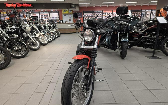 2002 XL883R