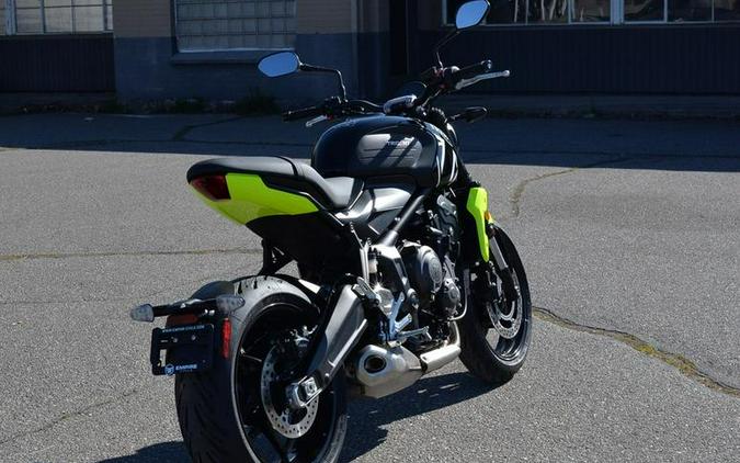 2024 Triumph Trident 660 Jet Black/Triumph Racing Yellow