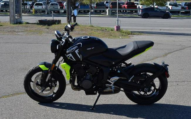 2024 Triumph Trident 660 Jet Black/Triumph Racing Yellow