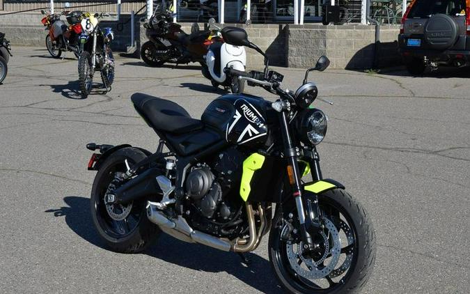 2024 Triumph Trident 660 Jet Black/Triumph Racing Yellow