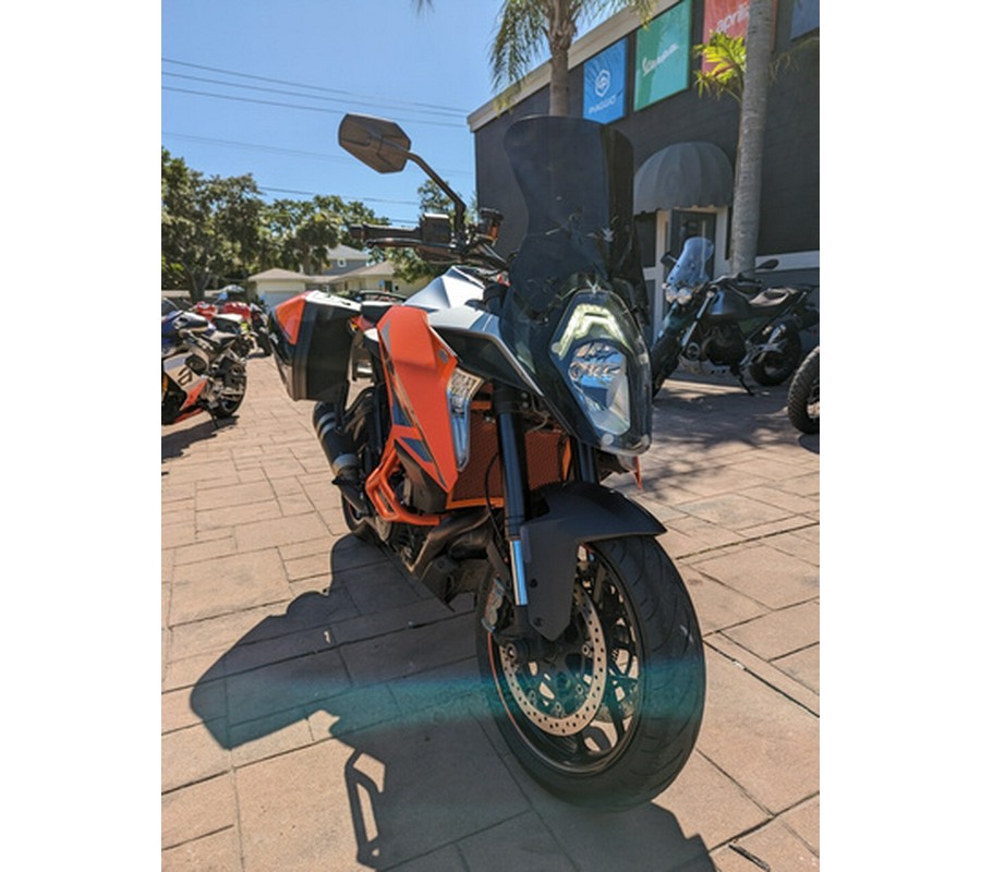 2017 KTM Super Duke 1290 GT