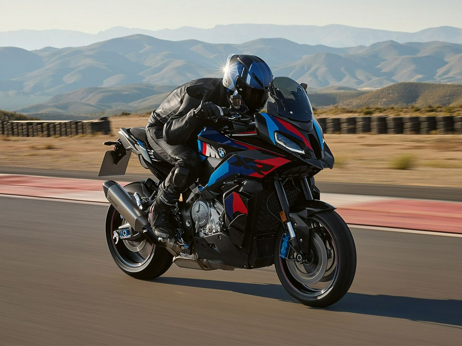 2026 BMW M 1000 XR