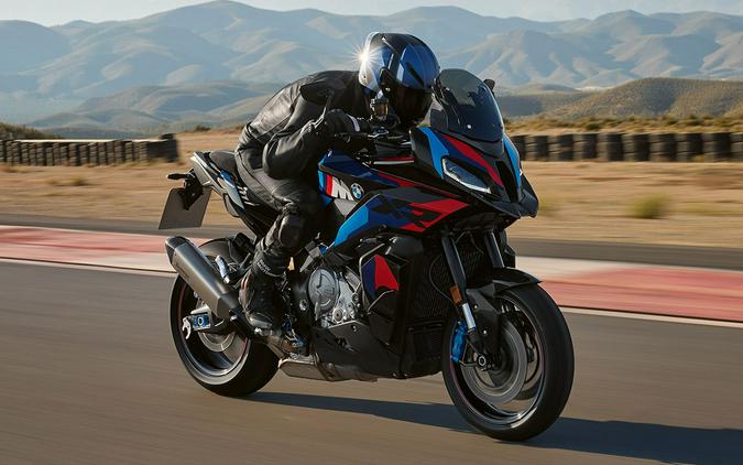 2026 BMW M 1000 XR