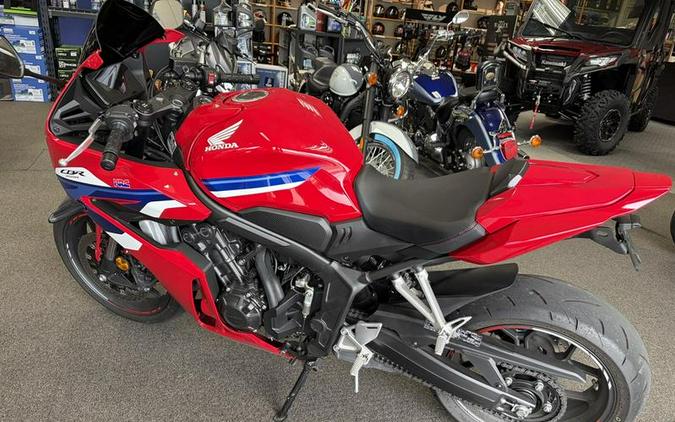 2025 Honda® CBR650R E-Clutch