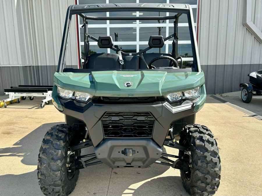 2024 Can-Am™ Defender HD9