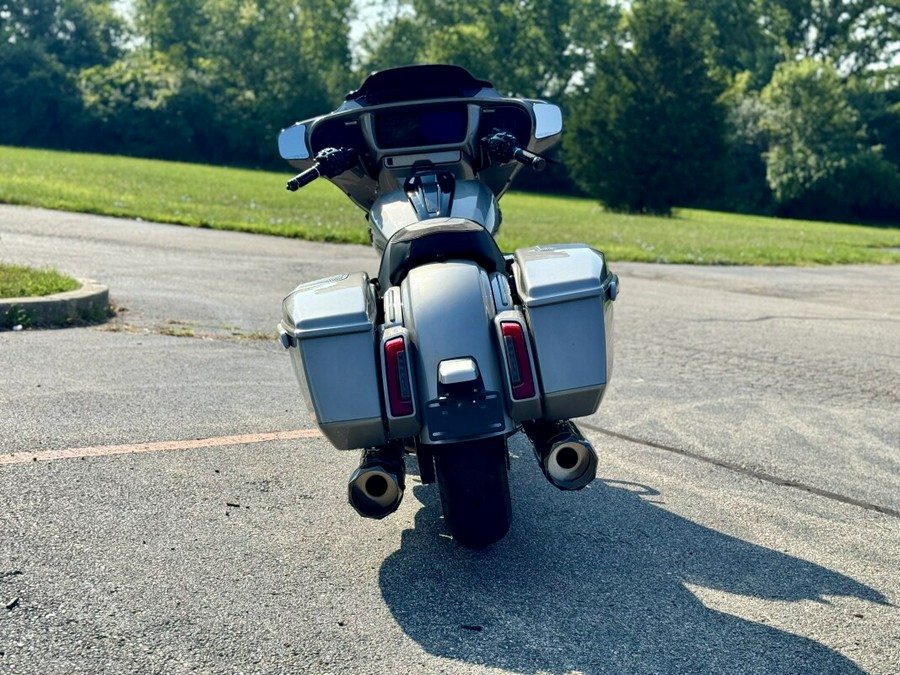 2023 Harley-Davidson CVO™ Street Glide Dark Platinum w/Pinstripe