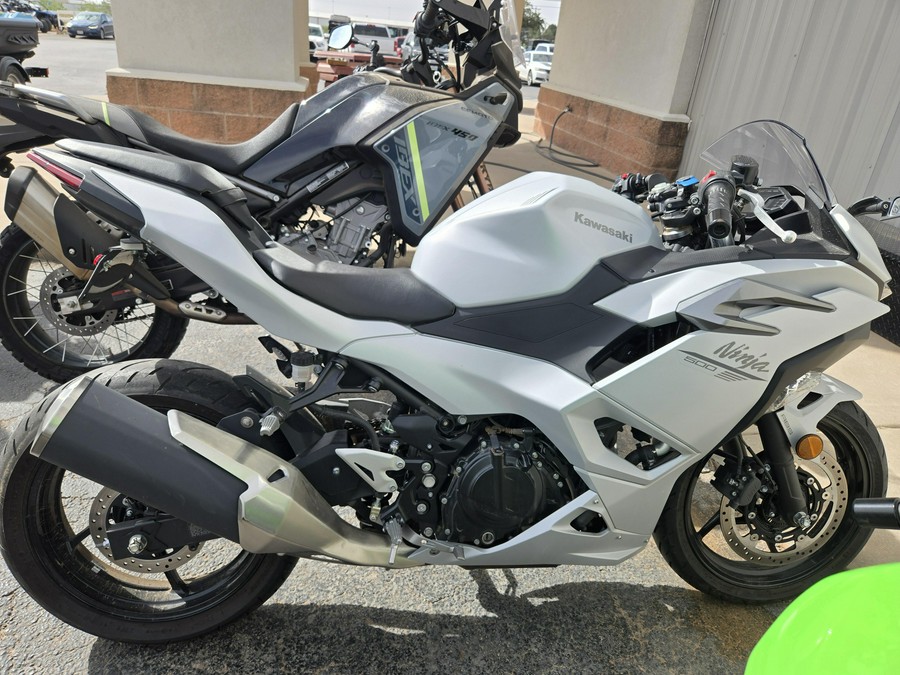 2024 KAWASAKI NINJA 500 ABS