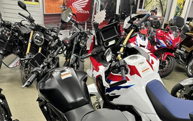 2026 Honda CB750 Hornet E-Clutch