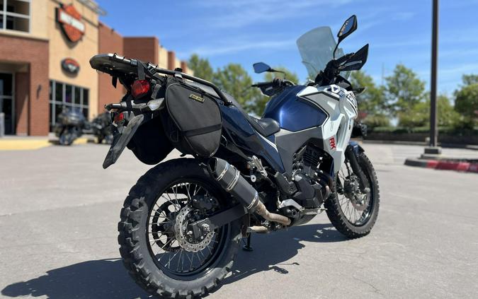 2022 Kawasaki Versys®-X 300 ABS Metallic Ocean Blue/Pearl Robotic White A14527