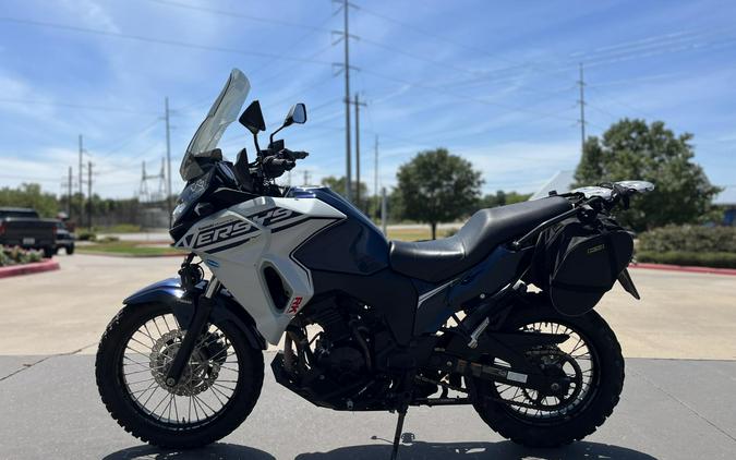 2022 Kawasaki Versys®-X 300 ABS Metallic Ocean Blue/Pearl Robotic White A14527