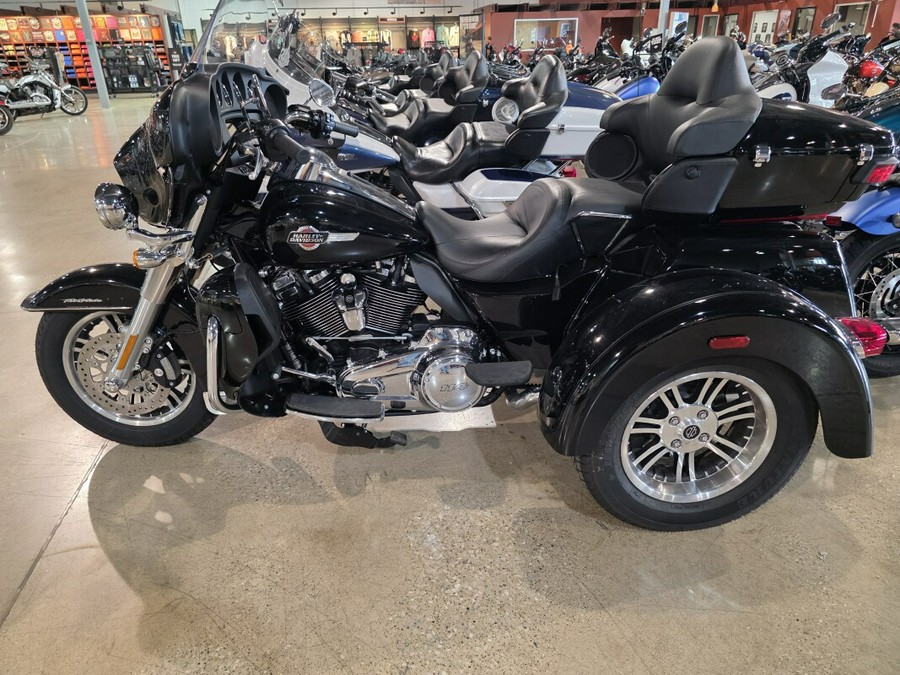 FLHTCUTG 2023 Tri Glide Ultra