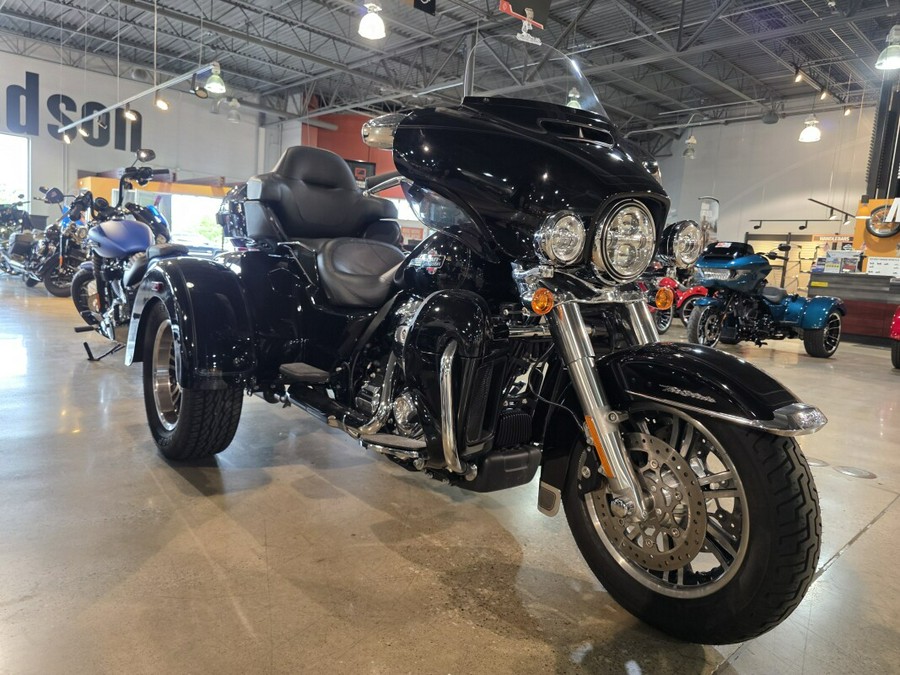 FLHTCUTG 2023 Tri Glide Ultra