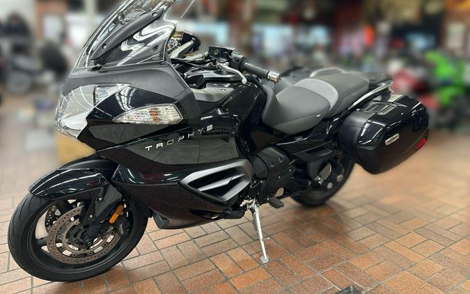 2016 Triumph TROPHY SE