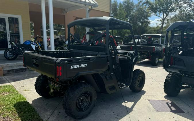 2024 Can-Am® Defender HD9