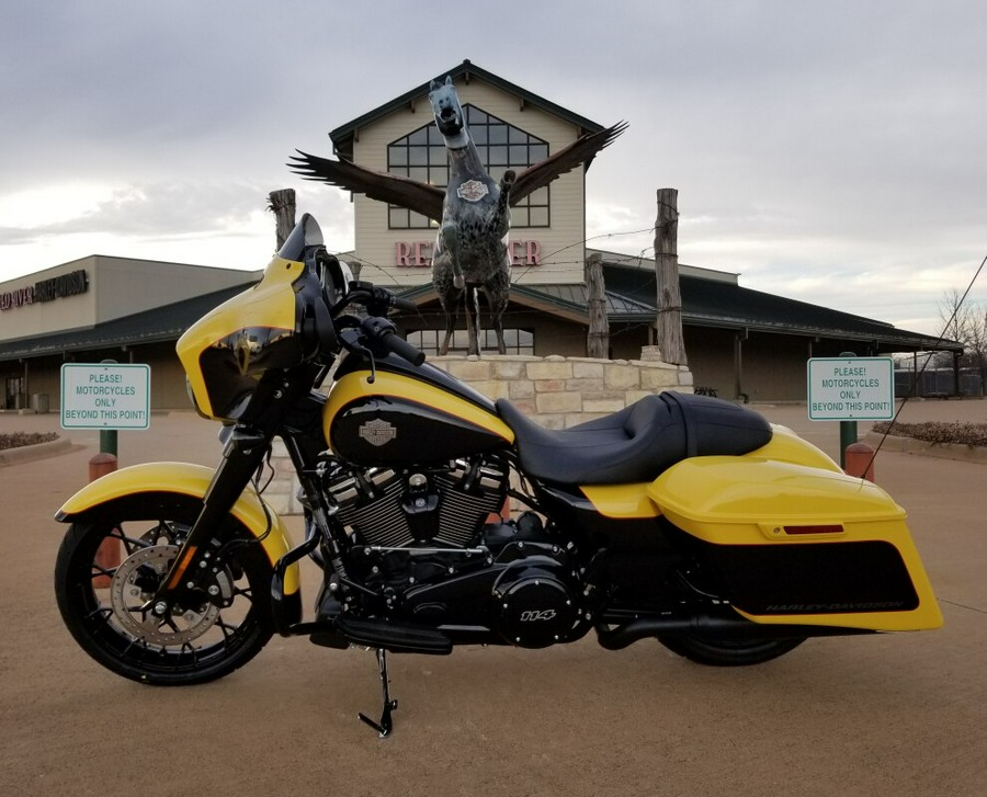 2023 Harley-Davidson® Street Glide® Special Industrial Yellow / Vivid Black