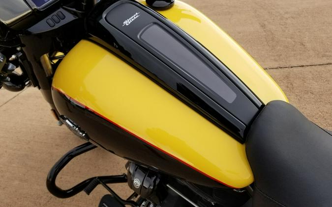 2023 Harley-Davidson® Street Glide® Special Industrial Yellow / Vivid Black